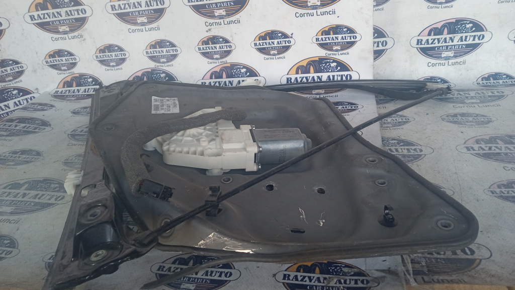 Macara geam stânga fata Skoda Superb 2 Break 2011, 3T0837401B