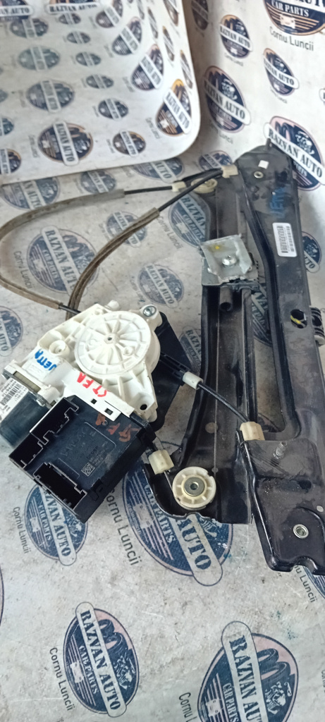 Macara geam stânga fata Volkswagen Jetta 2012