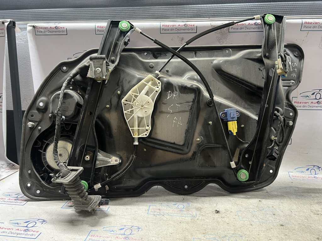 Macara geam stânga fata Volkswagen Passat B6 2005