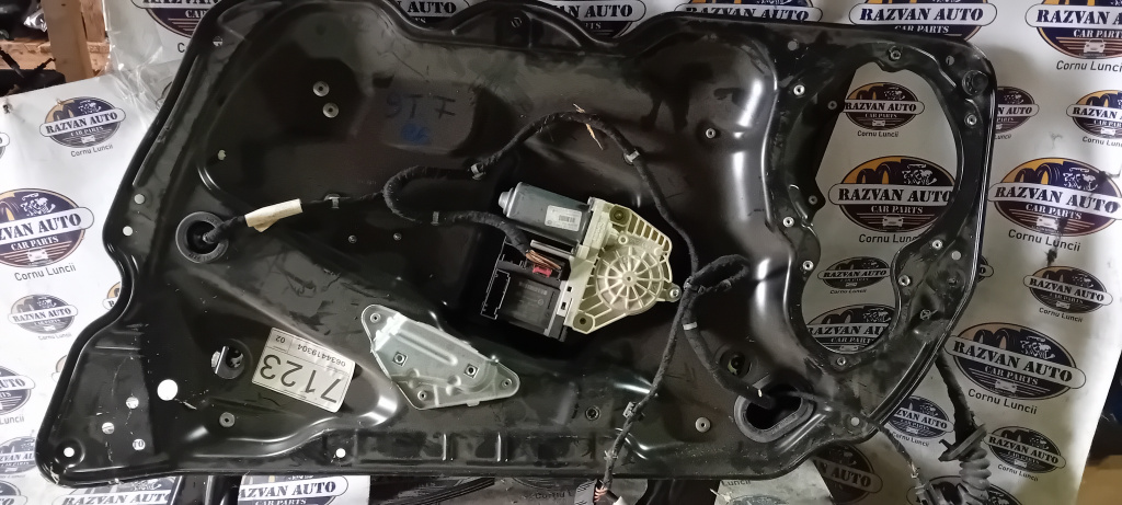 Macara geam stânga fata Volkswagen Passat B6 2006