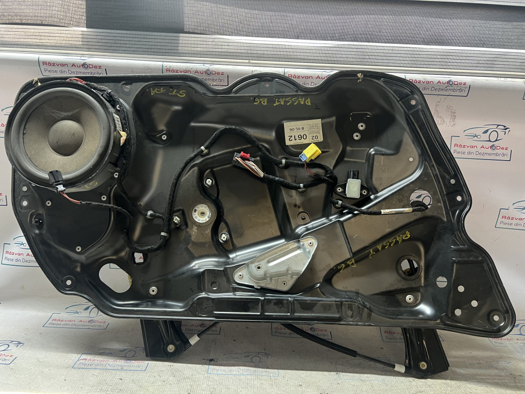 Macara geam stânga fata Volkswagen Passat B6 2006