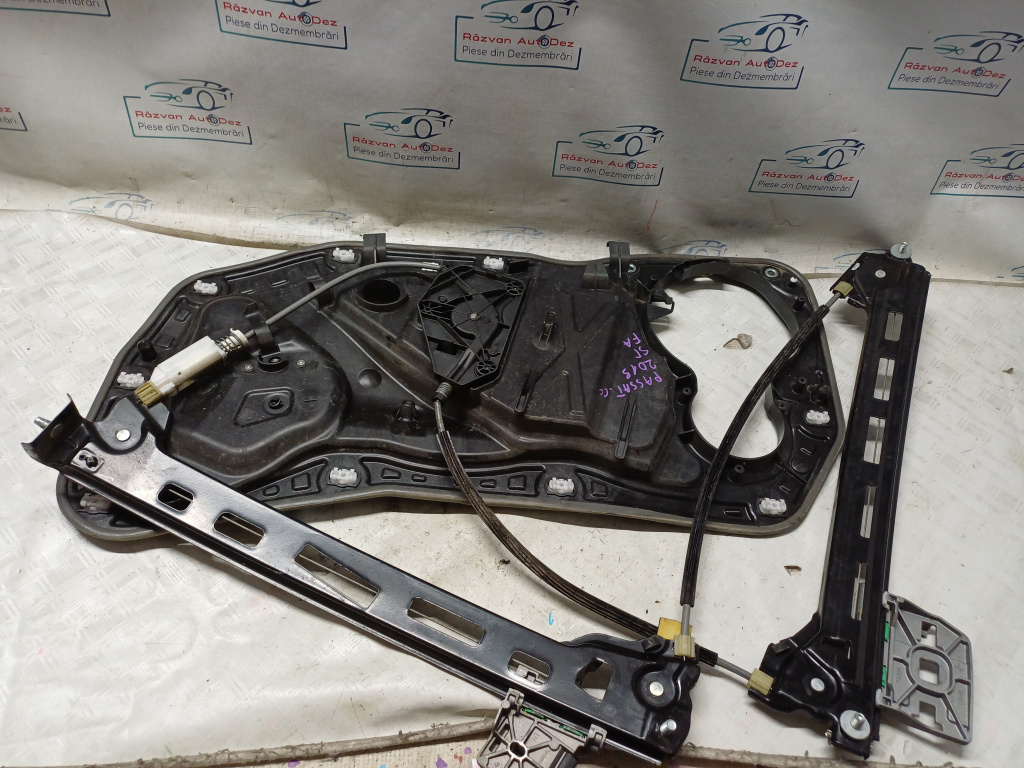Macara geam stânga fata Volkswagen Passat CC - Motorina 2010, 3C8837746M