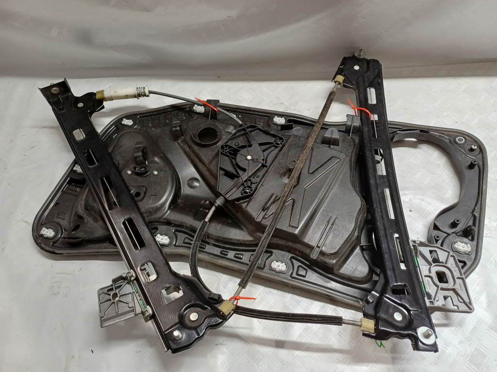 Macara geam stânga fata Volkswagen Passat CC - Motorina 2010, 3C8837461M / 3C8959702