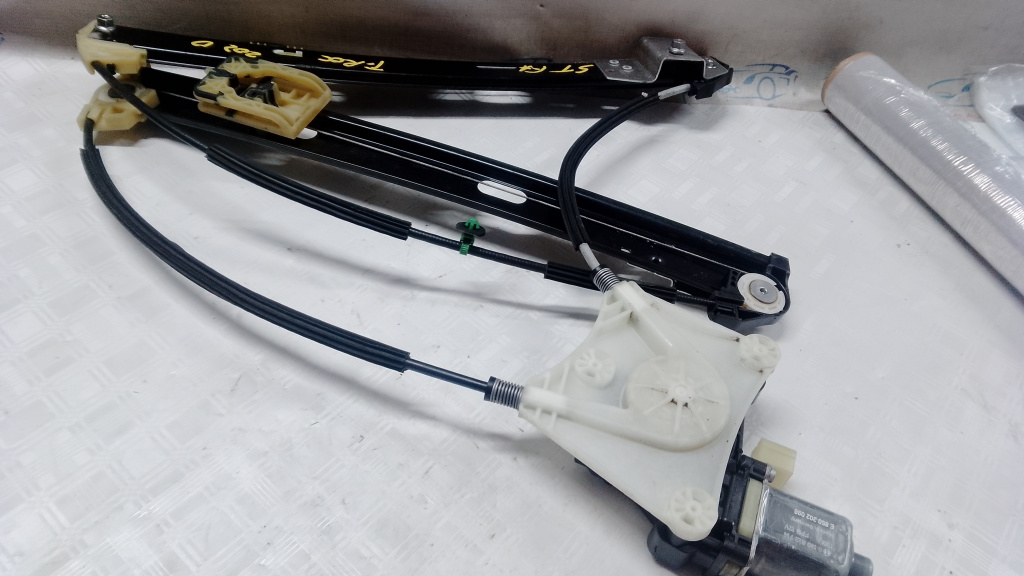 Macara geam stânga fata Volkswagen T-Roc - Benzina 2020, 2GA837461F / 5Q0959802A
