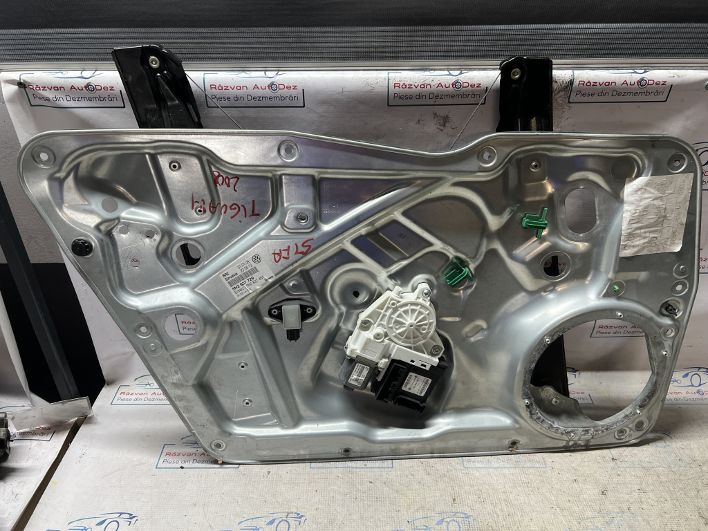 Macara geam stânga fata Volkswagen Tiguan 2008, 5N2837729