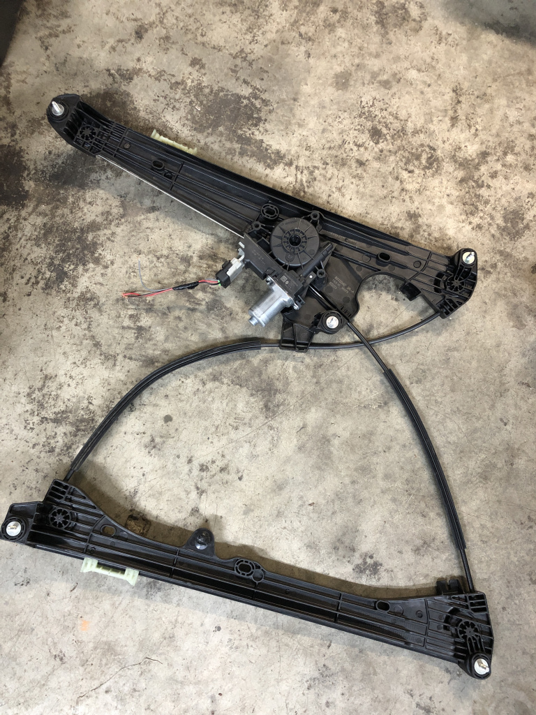 Macara geam stânga spate Renault Austral 1.2 Motorina 2023, 807204053R