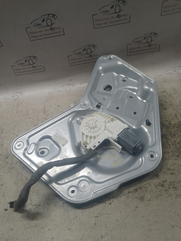 Macara geam stânga spate Skoda Yeti 2010, 5L0839401B