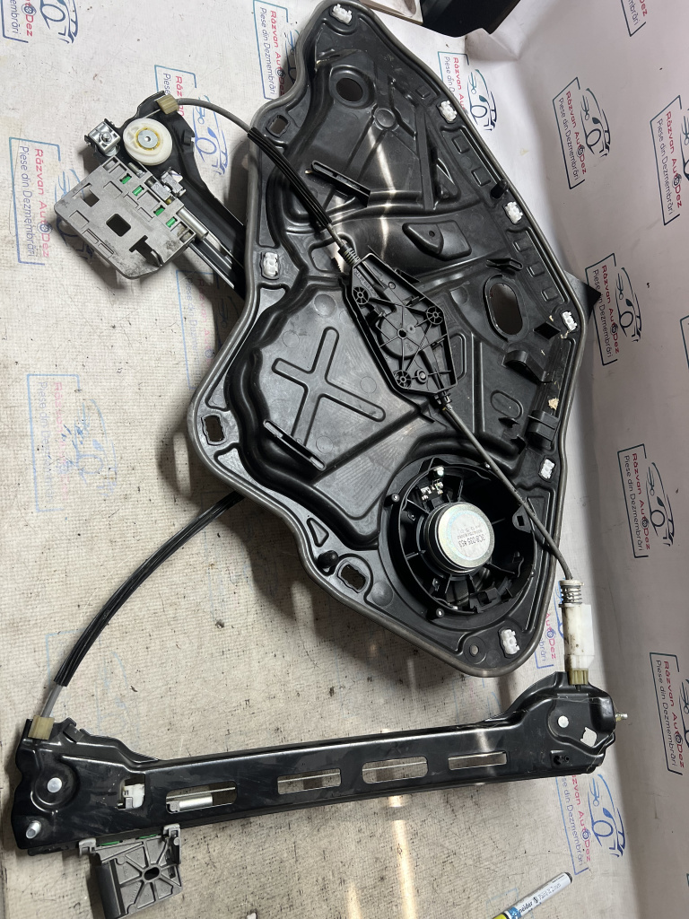 Macara geam stânga spate Volkswagen Passat CC 2012