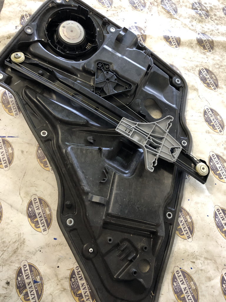 Macara geam stânga spate Volkswagen Tiguan 2008, 5N0839729P