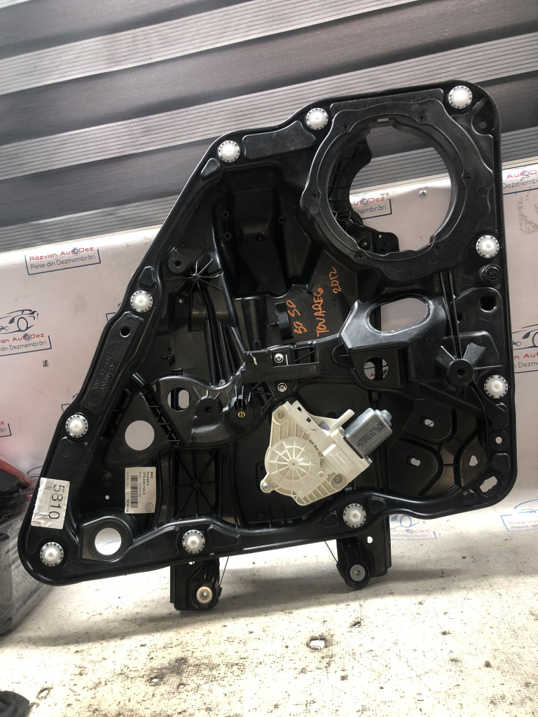 Macara geam stânga spate Volkswagen Touareg - Motorina 2012, 7P6839756A
