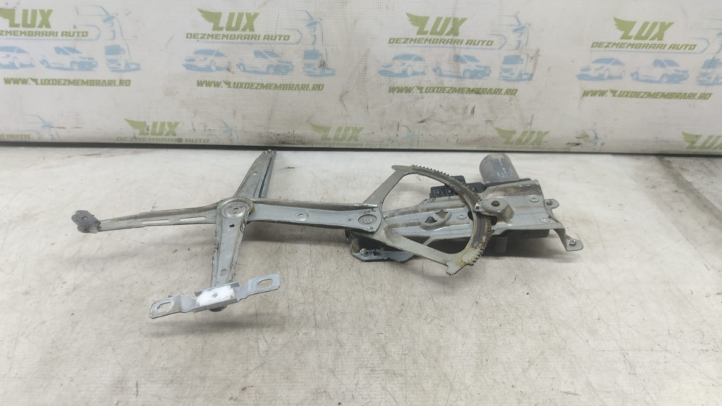Macara geam stanga fata A330013100417 Opel Astra H [2004 - 2007]