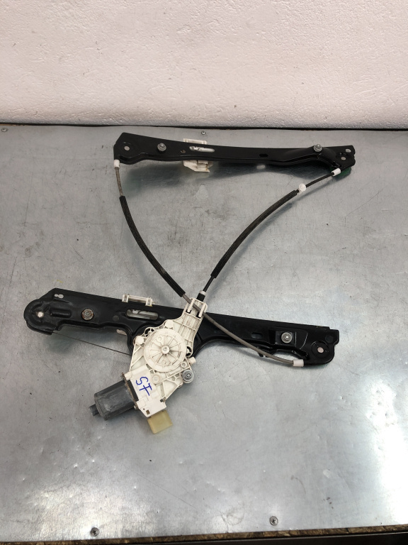 Macara geam stanga fata BMW Seria E87 120d Manual 2011 sedan 2011 (996624)