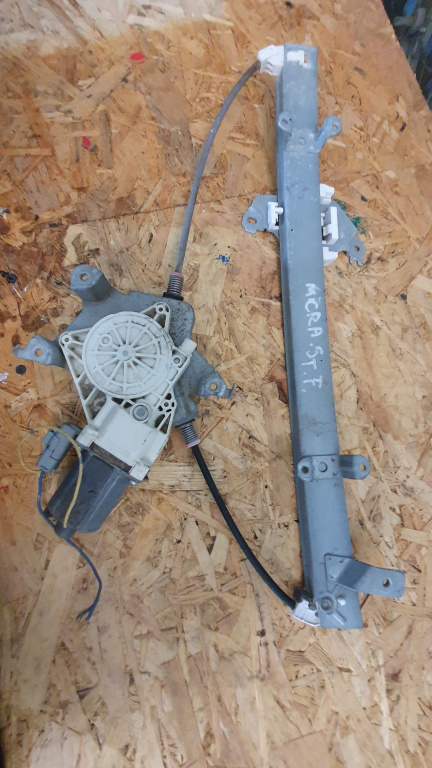 Macara Geam Stanga Fata Nissan Micra 1 (K10) 1982-1992 Electrica