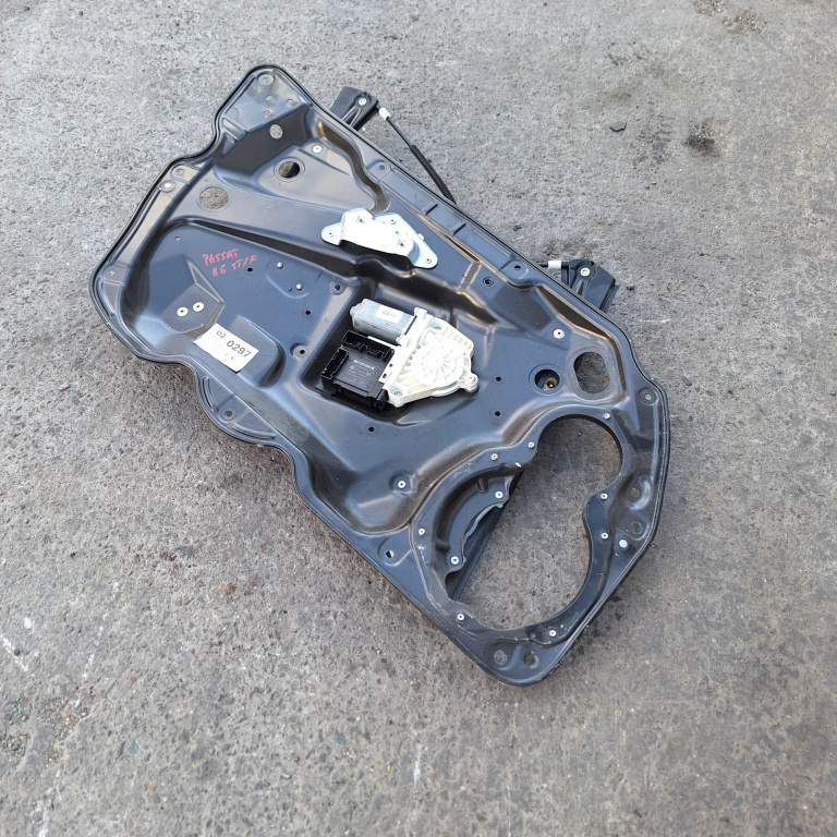 Macara Geam Stanga Fata Vw Passat B6 2005-2010 Electrica F005S00294, 974627103, 1K0959793L, 0649257465, 988696113, 988696113, 1K0959701P, 981235350, 3C1837755G, 981219108 Bosch,Brose