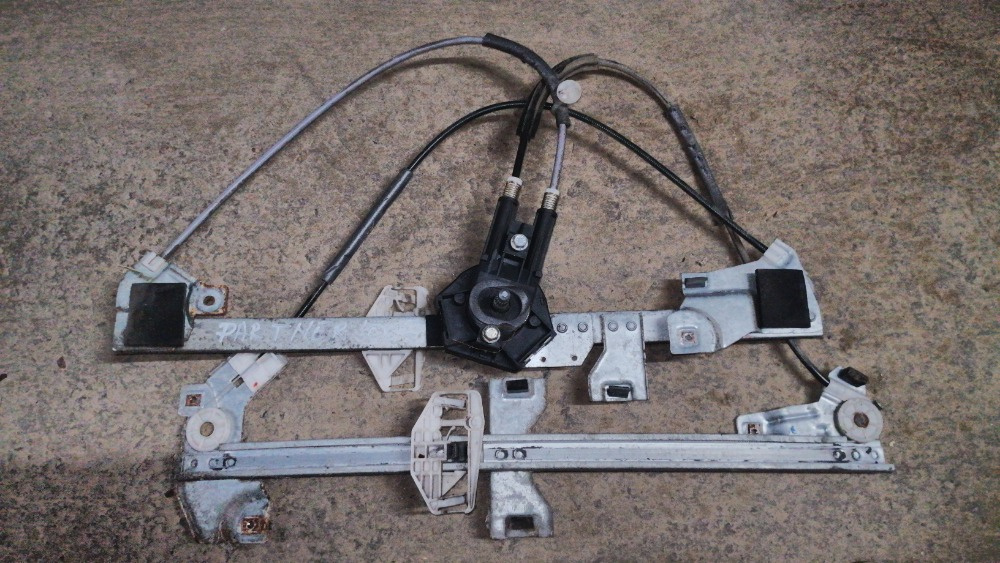 Macara Geam Stanga,Manuala,4 Portiere,fata Peugeot PARTNER 1 1996 - 2013