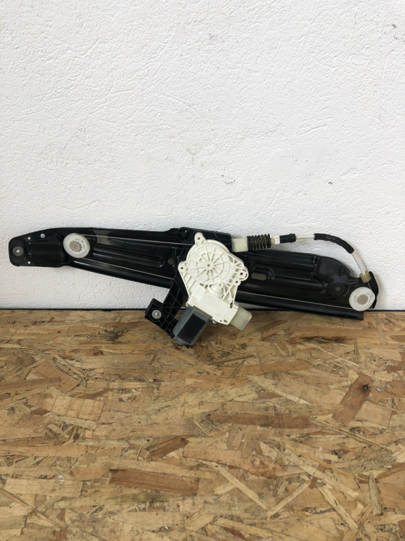 Macara geam stanga spate Bmw 535i F10 sedan 2010 (cod intern: 13874)