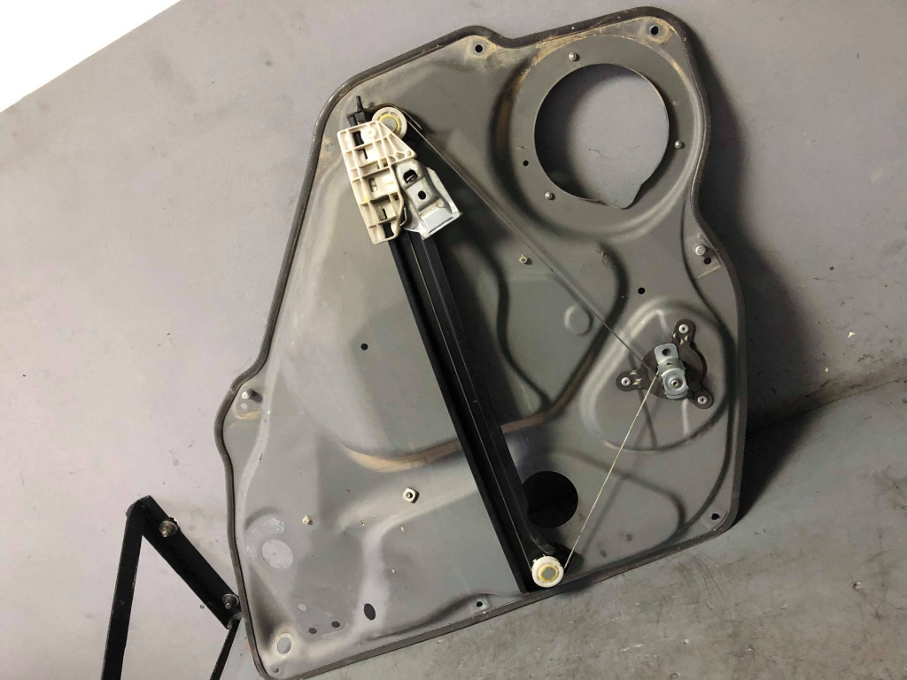 Macara geam stanga spate mercedes a-class w169 a1697300179