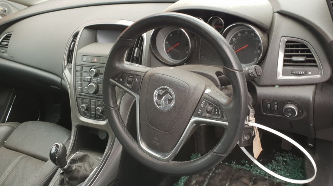 Macara geam stanga spate Opel Astra J 2011 Hatchback 1.7 cdti