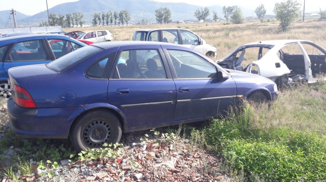 Macara geam stanga spate Opel Vectra B 2000 SEDAN 1.8 16V