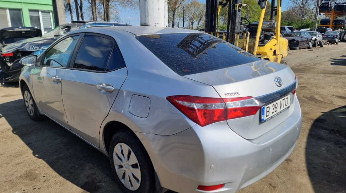 Macara geam stanga spate Toyota Corolla 2014 Berlina 1.3 benzina