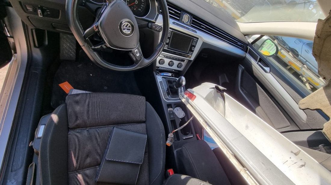 Macara geam stanga spate Volkswagen Passat B8 2018 break 2.0 tdi DFG