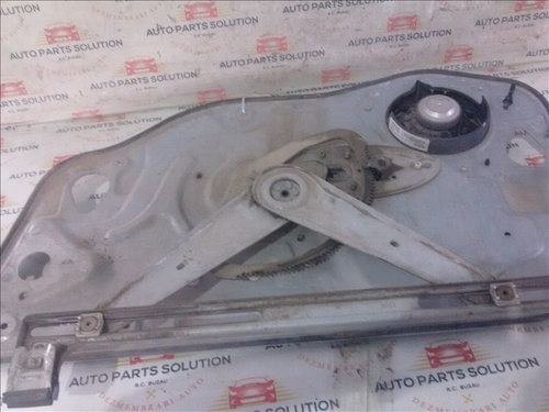 Macara geam stanga spate VOLVO S40 2.0 D an fabr 2007