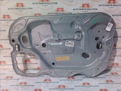 Macara geam usa dreapta fata FORD FOCUS 2 an fabr.2009
