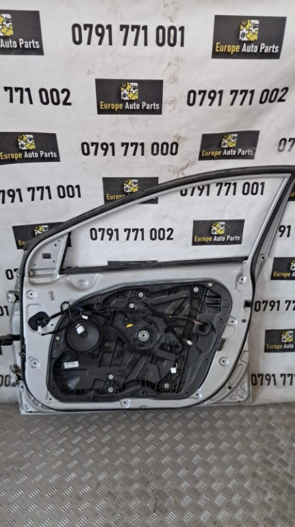 Macara geam usa dreapta fata Hyundai i40 1.7 CRDI combi an 2012