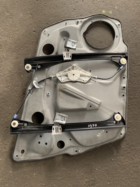 Macara geam usa dreapta fata Mercedes-Benz A-Class W169 [2004 - 2008] Hatchback 5-usi A 170 Autotronic (116 hp) 1.7 - 266.940