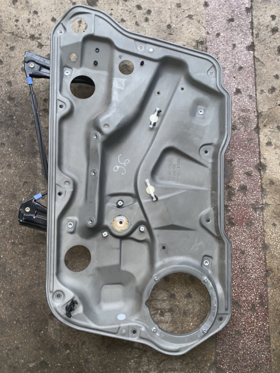 Macara geam usa dreapta fata Volkswagen Bora [1998 - 2005] Sedan 1.9 TDI MT (150 hp) (1J2)