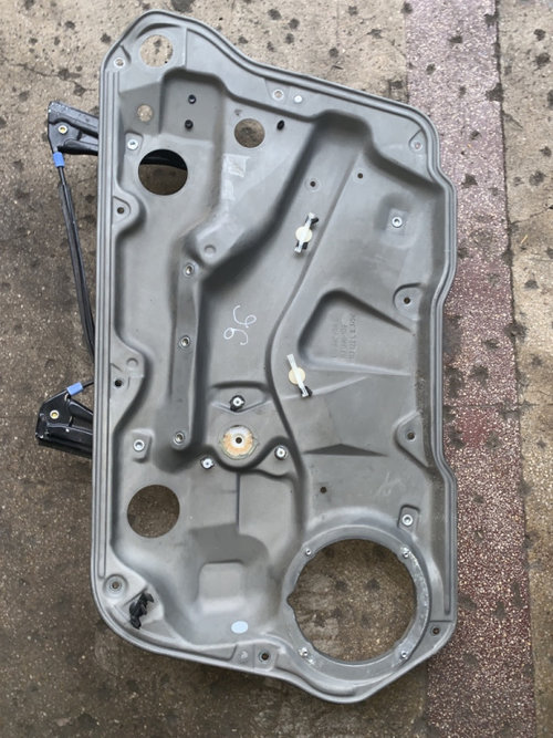 Macara geam usa dreapta fata Volkswagen VW Bora [1998 - 2005] Sedan 1.9 TDI MT (150 hp) (1J2)