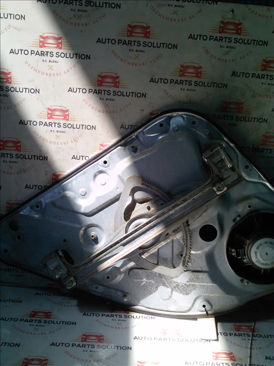 Macara geam usa dreapta spate FORD FOCUS 2 an fabr. 2009