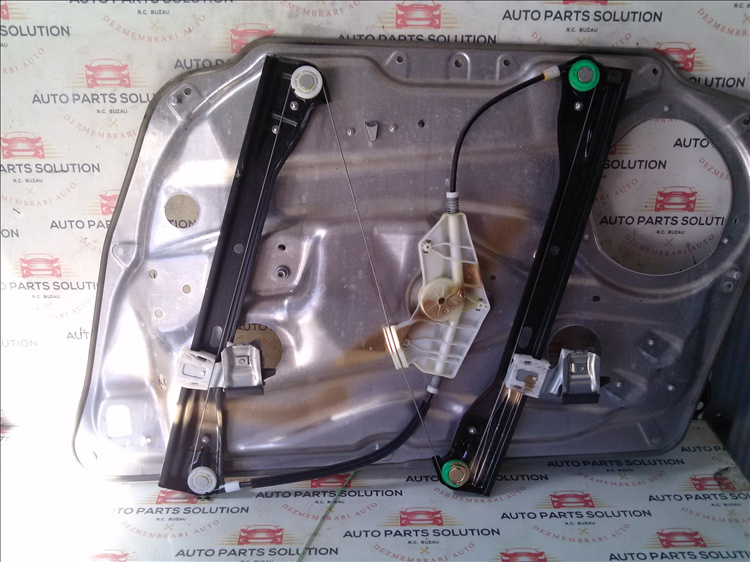 Macara geam usa stanga fata MERCEDES-BENZ C CLASS an fabr. 2011