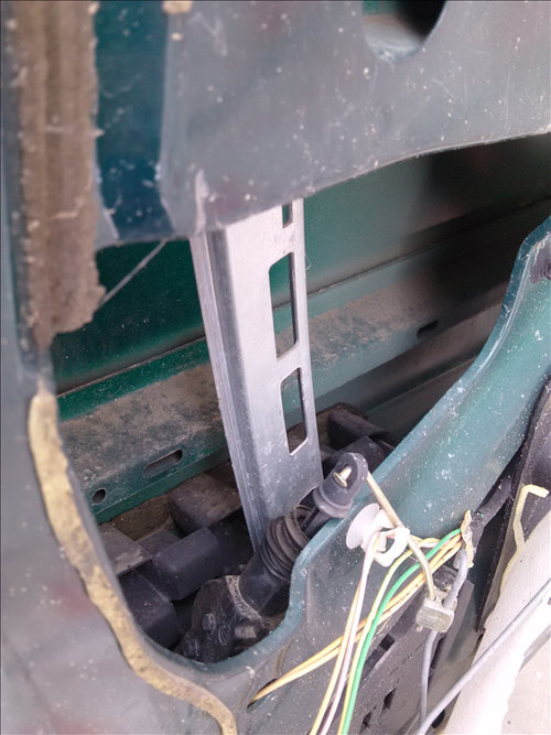 Macara geam usa stanga fata PEUGEOT 206