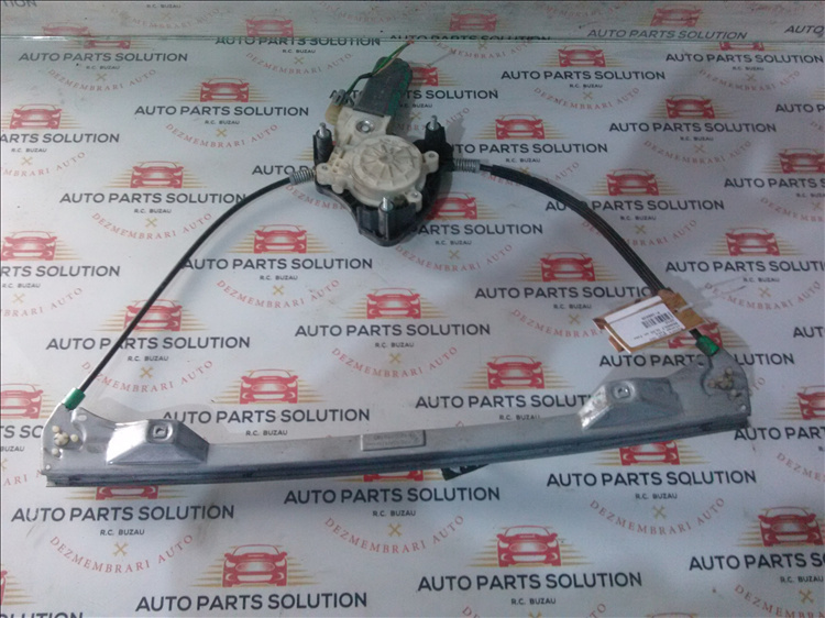 Macara geam usa stanga fata RENAULT CLIO an fabr. 2010