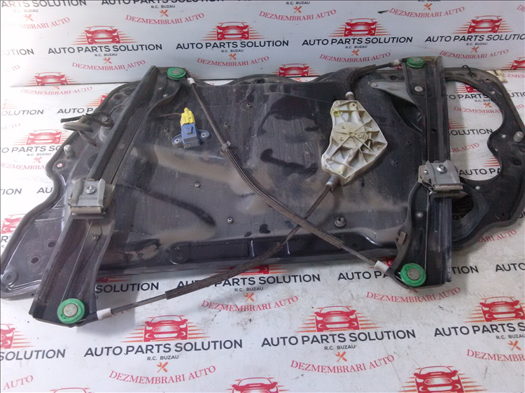 Macara geam usa stanga fata VOLKSWAGEN PASSAT B6