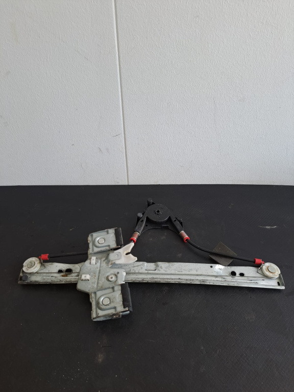 Macara manuala dreapta fata Ford Fiesta 6 CB1 CCN - COD 8a61a23200