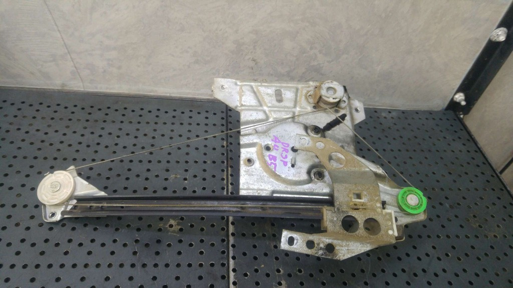 Macara manuala dreapta spate audi a4 b5 8d 8d0839400a