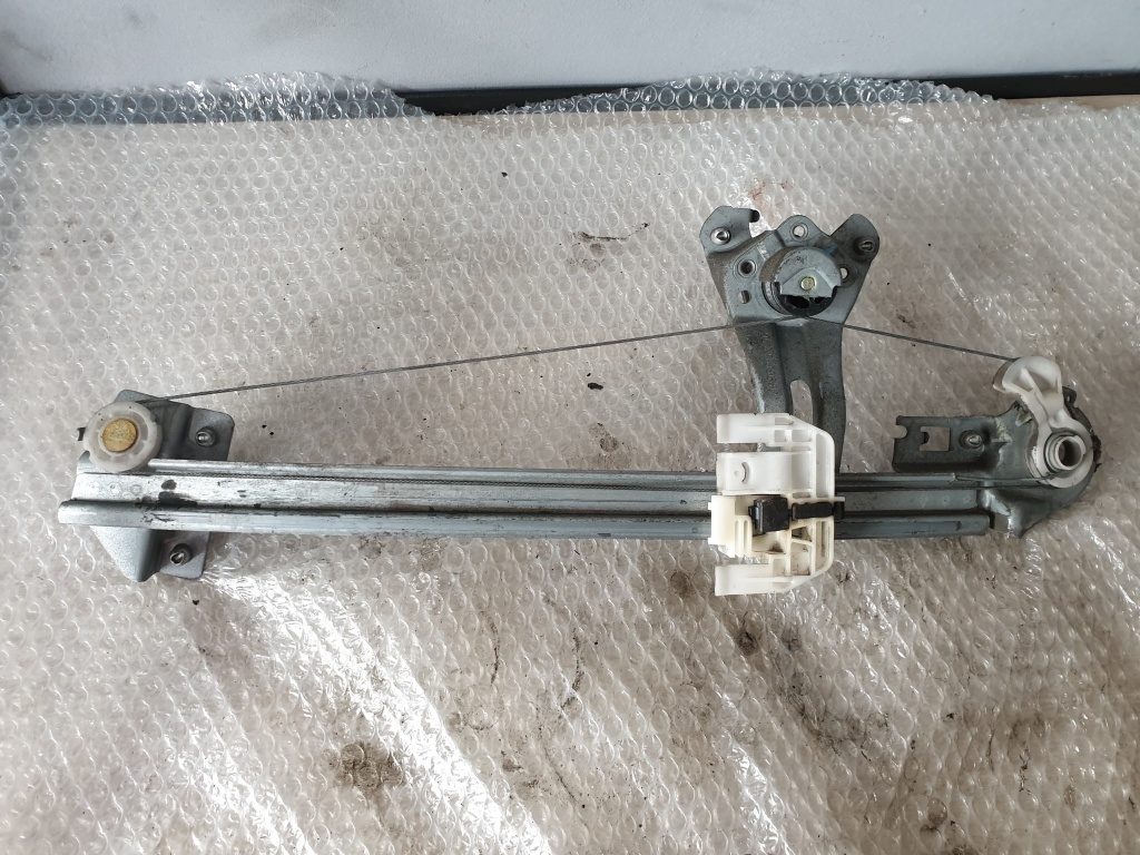Macara manuala dreapta spate peugeot 206