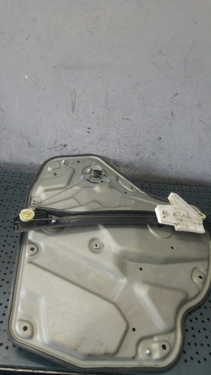 Macara manuala dreapta spate skoda octavia 2 1z 117795g