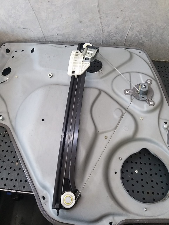 Macara manuala geam dreapta spate mercedes a class w169 a1697300279
