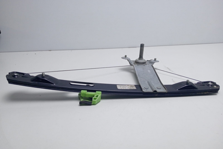 Macara manuala stanga spate 706779912 BMW Seria 1 E81-E88 [2004 - 2007]
