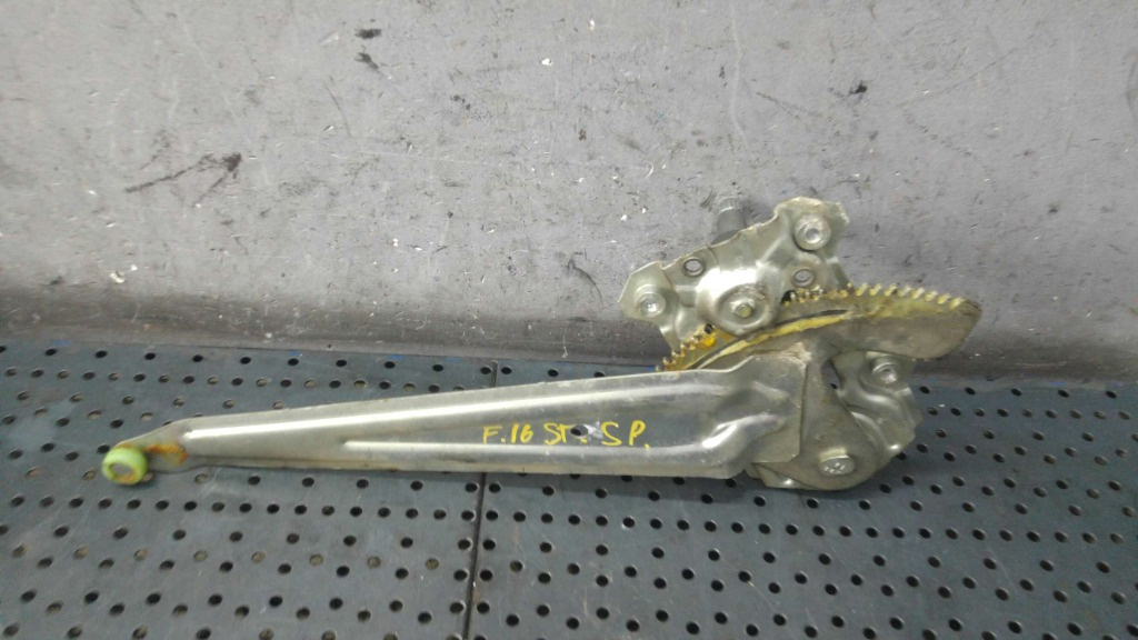 Macara manuala stanga spate fiat sedici 189