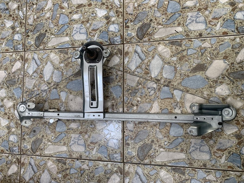 Macara manuala stanga spate Opel Zafira B [2005 - 2010] Minivan 5-usi 1.9 CDTI MT (120 hp) (A05) ENE...