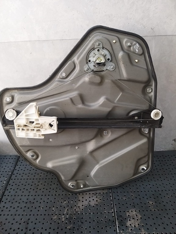 Macara manuala stanga spate skoda octavia 2 1z 1z0839655