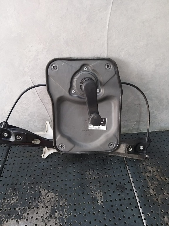 Macara manuala stanga spate skoda roomster 5j 5j7839401