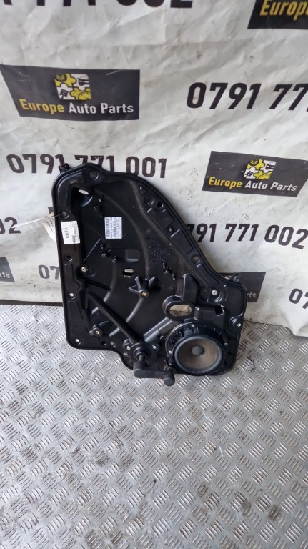 Macara manuala usa spate dreapta Vw Golf 6 an de fabricatie 2010