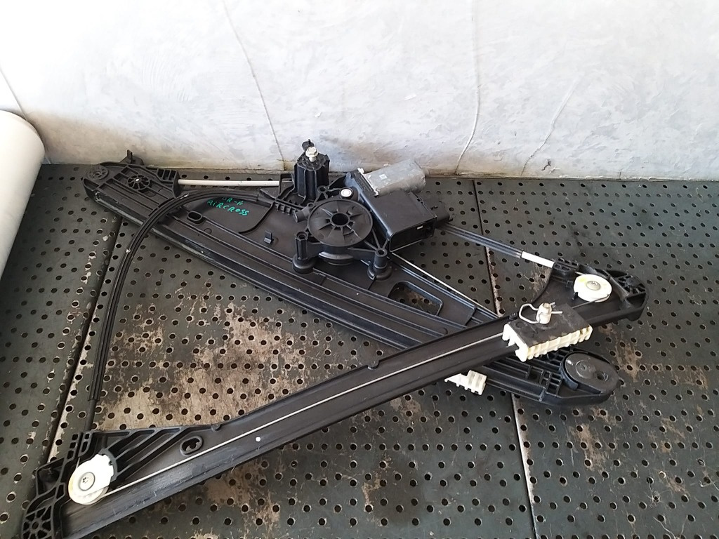 Macara motoras geam electric dreapta fata citroen c5 aircross 9830369260 156120841 0130824226 9829482280