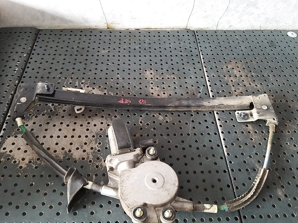 Macara motoras stanga fata alfa romeo 147 937