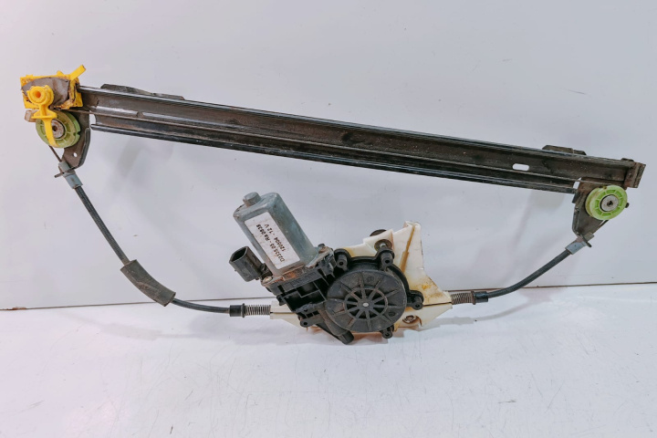 Macara Stanga Fata cu motoras D233505RA0838 Alfa Romeo 156 932 [1997 - 2007]